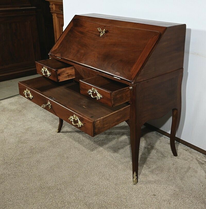 Small Port Desk In Cuban Mahogany, Louis XV – 18th Century photo Furniture