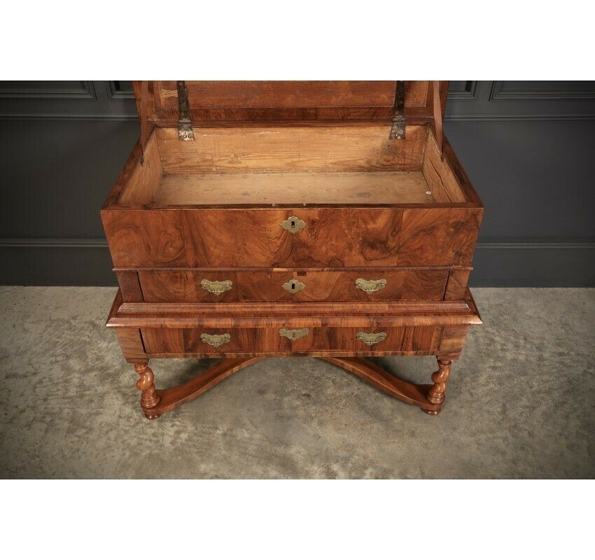 William & Mary Walnut Mule Chest On Stand photo vinterior