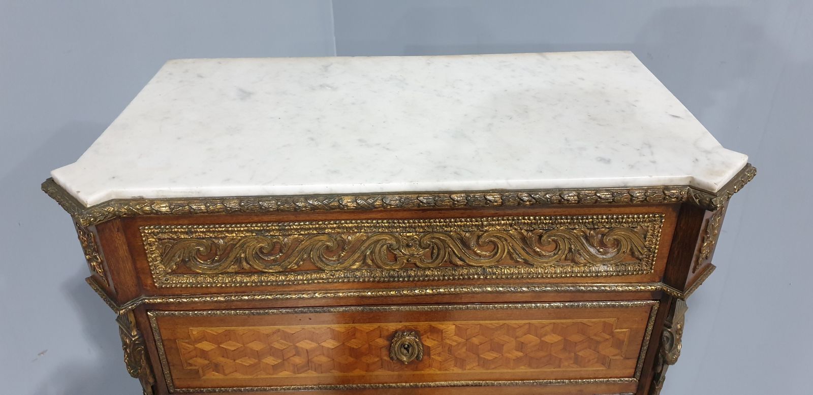 photo furniture Super French Parquetry Semanier Chest Of Drawers