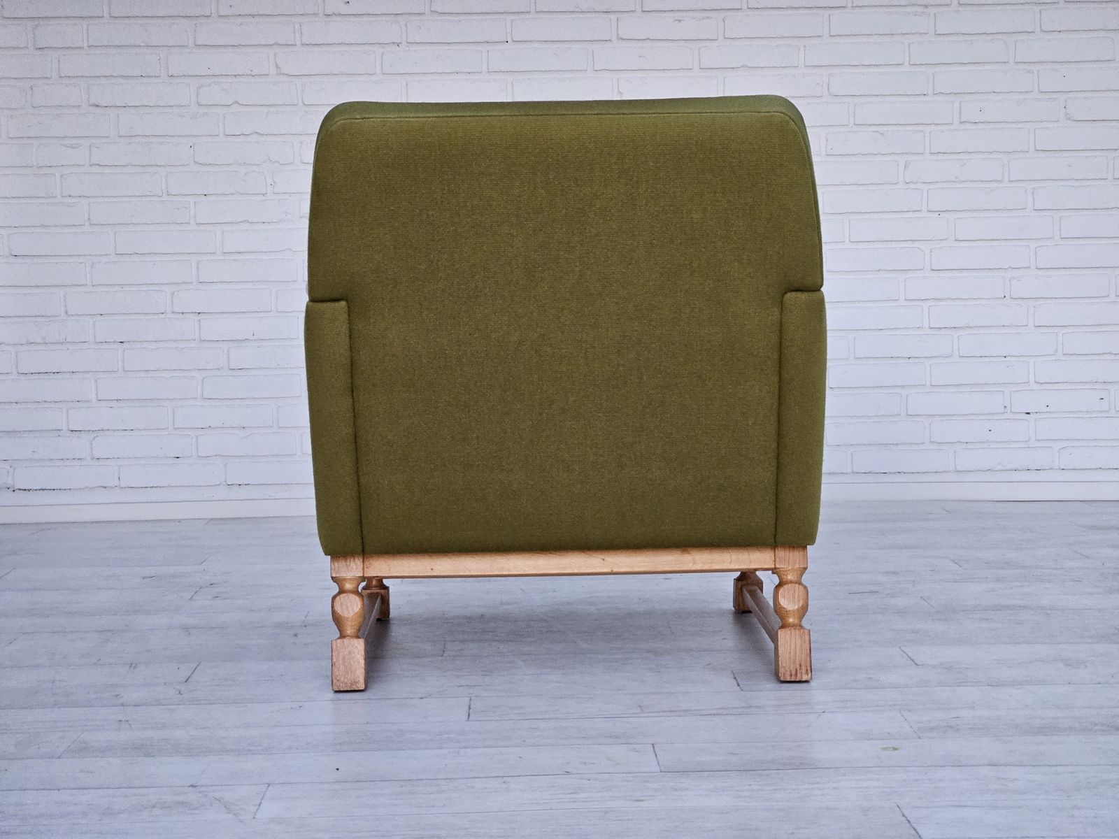 photo vinterior 1970s, Danish Lounge Chair, Wool, Oak, Original Very Good Condition.