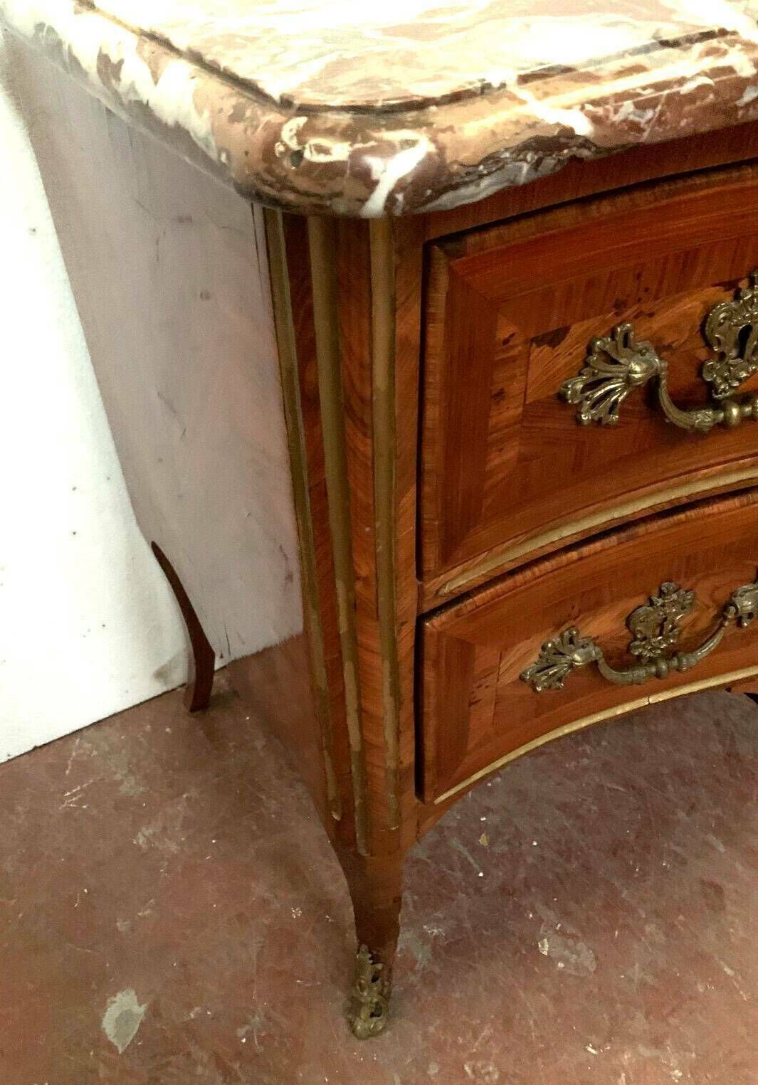 Louis XV Saute Chest Of Drawers With Curved Facade 18th Century photo Furniture