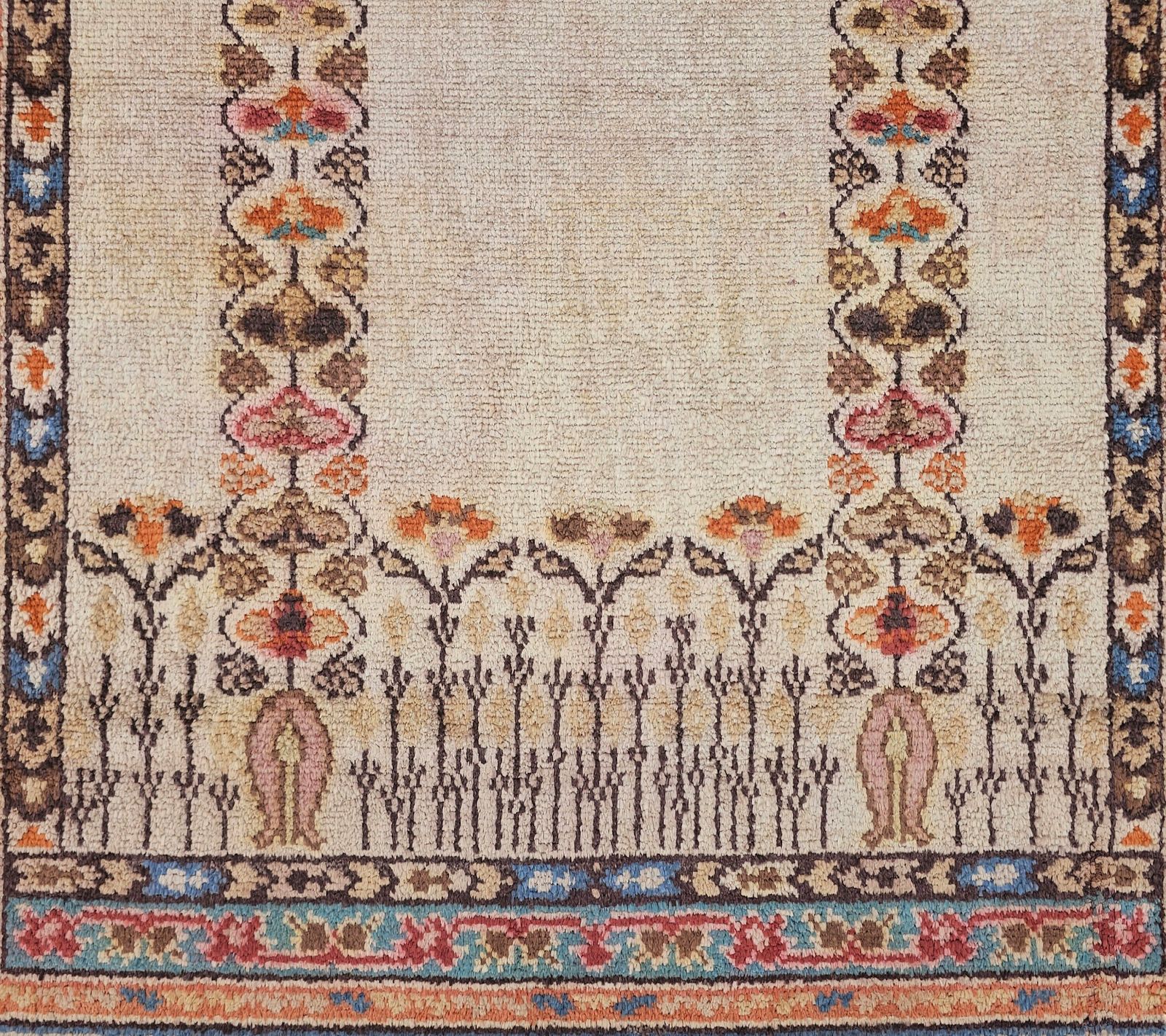 Vintage Western Anatolian Silk Prayer Rug // Made In Turkey In 1930s photo vinterior