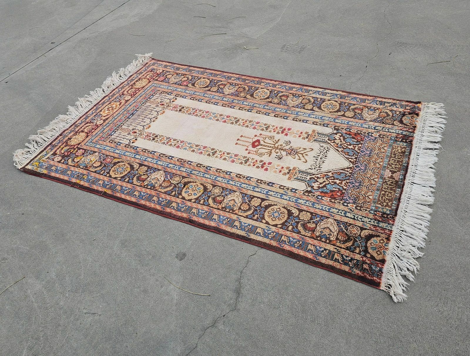 Vintage Western Anatolian Silk Prayer Rug // Made In Turkey In 1930s photo vintage