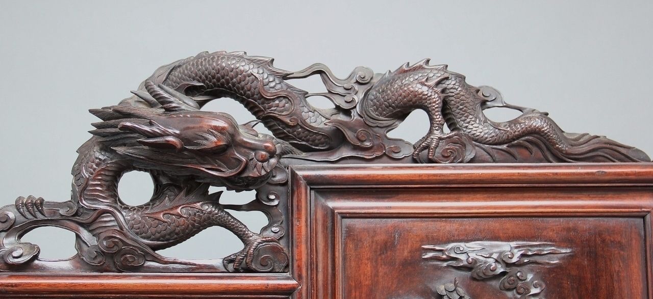 19th Century Chinese Cabinet photo vinterior
