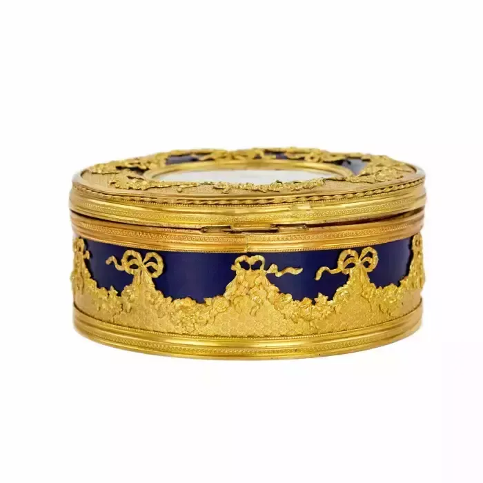 Round Porcelain Box With A Miniature In The Style Of Louis XVI. photo furniture