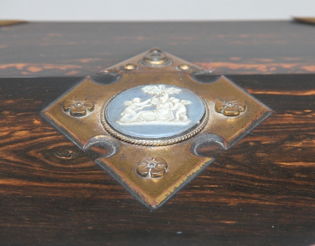 photo furniture 19th Century Coromandel Writing Slope