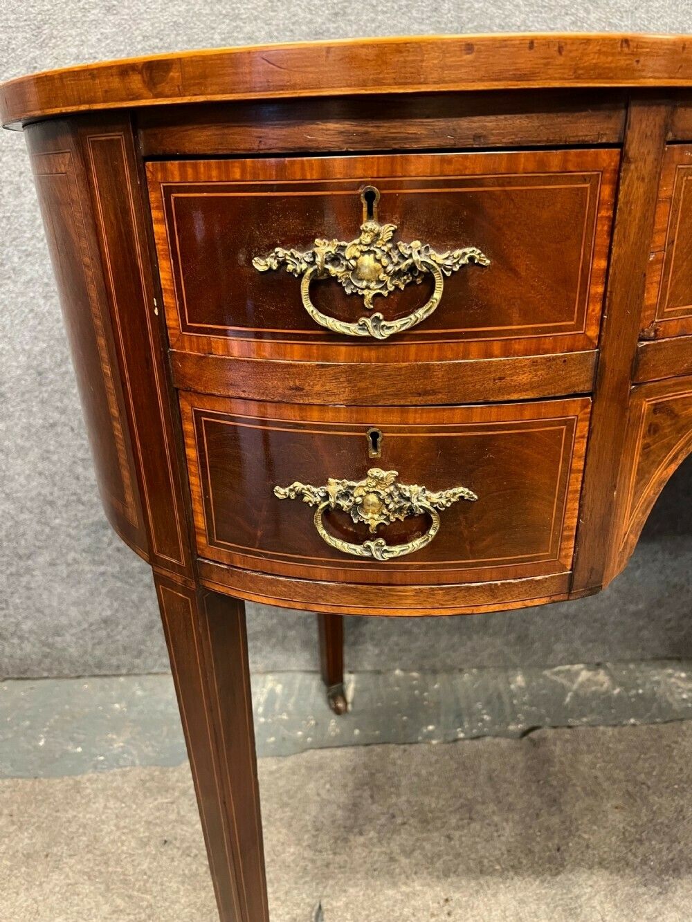 photo furniture Edwardian Kidney Shaped & Inlaid Desk