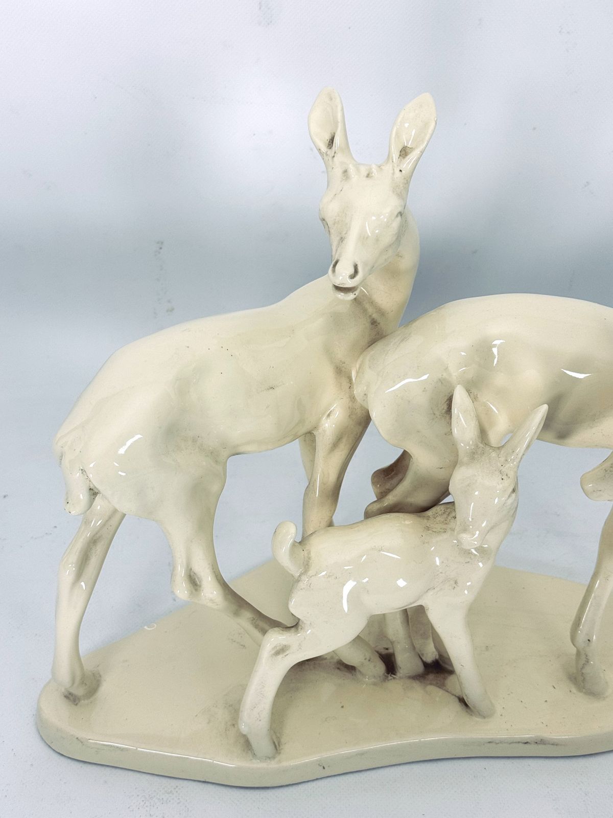 Vintage Deer Family Sculpture In Ceramic. Italy 1950s photo vinterior