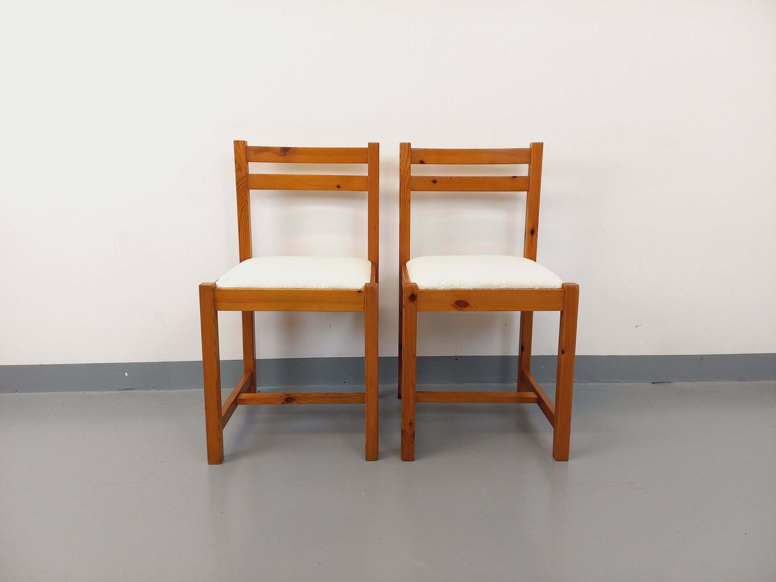 2 Pine Chairs, 1970s, Vintage photo furniture