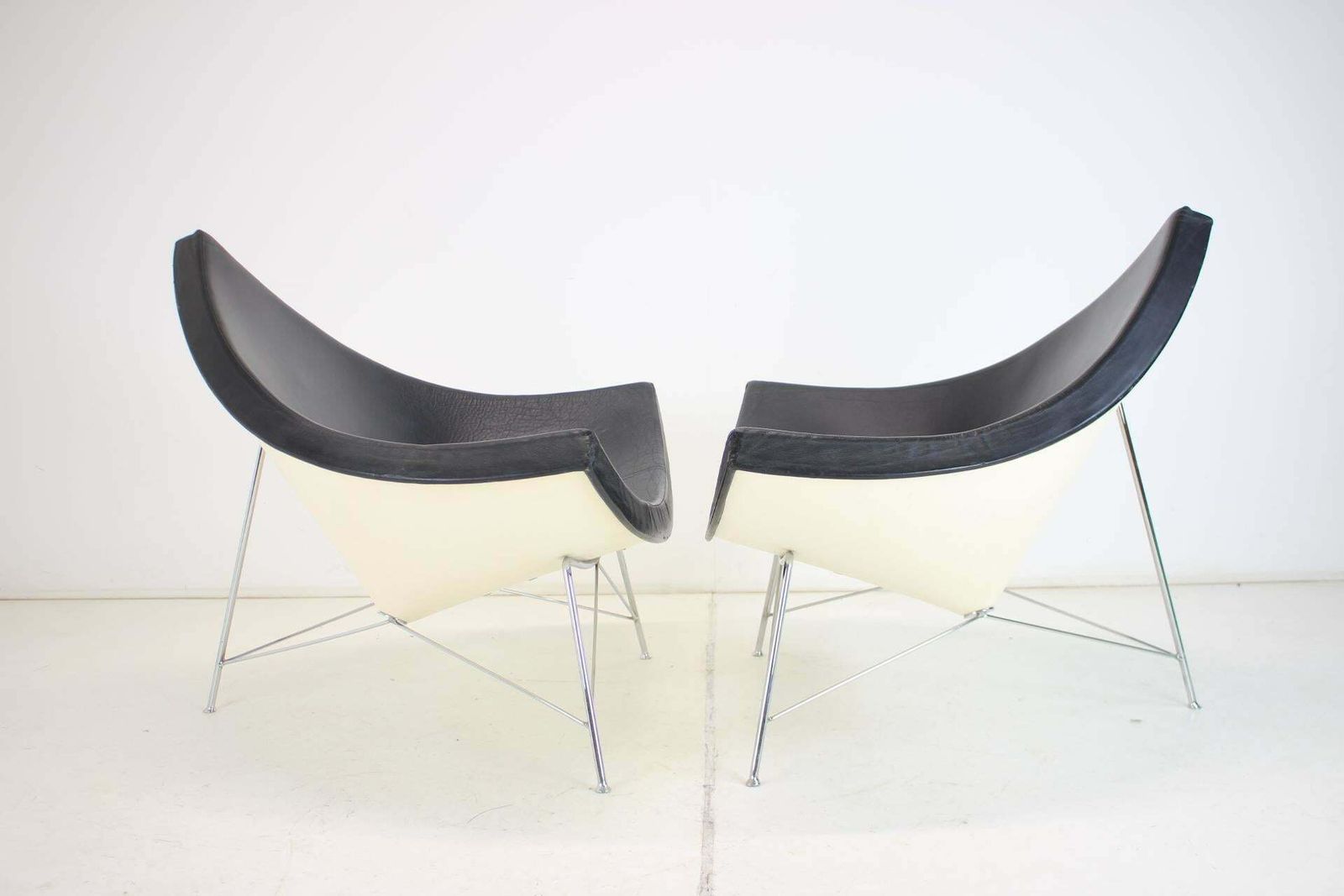 Set Of Two Leather Original George Nelson Coconut Chairs, Vitra photo furniture