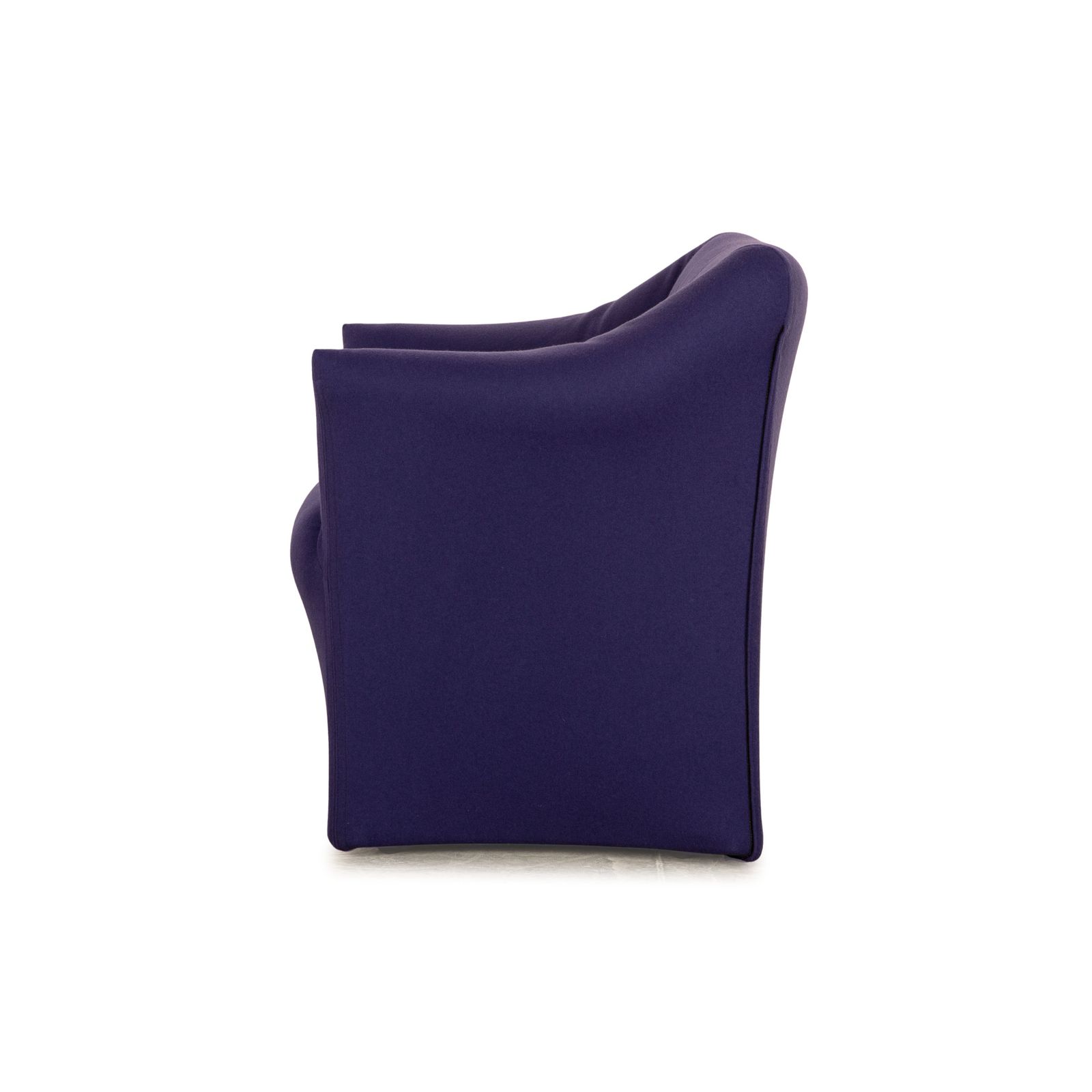photo furniture Lot de 6 chaises Cassina 684 en tissu bleu violet, par Mario Bellini