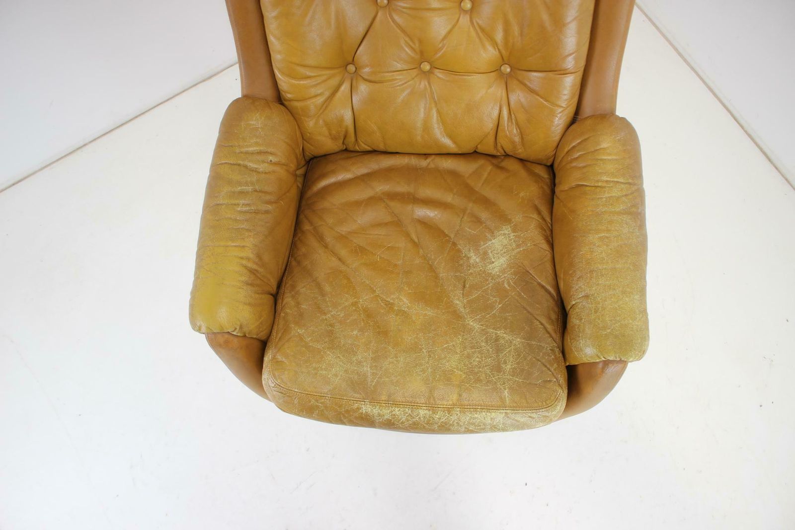 Midcentury Swivel Leather Armchair, Peem, Finland, 1970s photo vinterior
