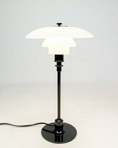 Table Lamp Model 3/2  In Black  By Poul Henningsen For Louis Poulsen