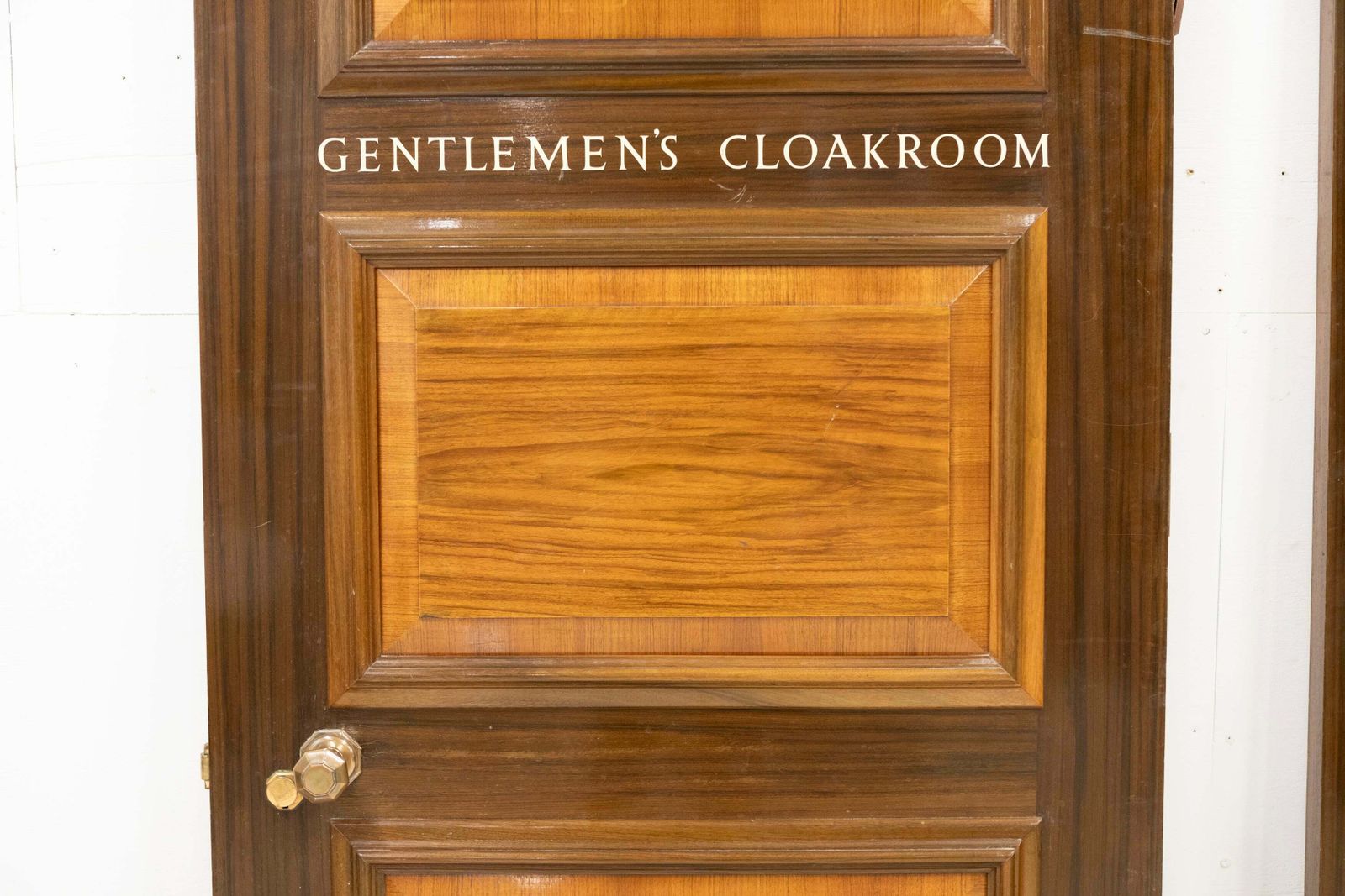 1200.0 Walnut Cloakroom Doors Reclaimed From Clothworkers' Hall photo