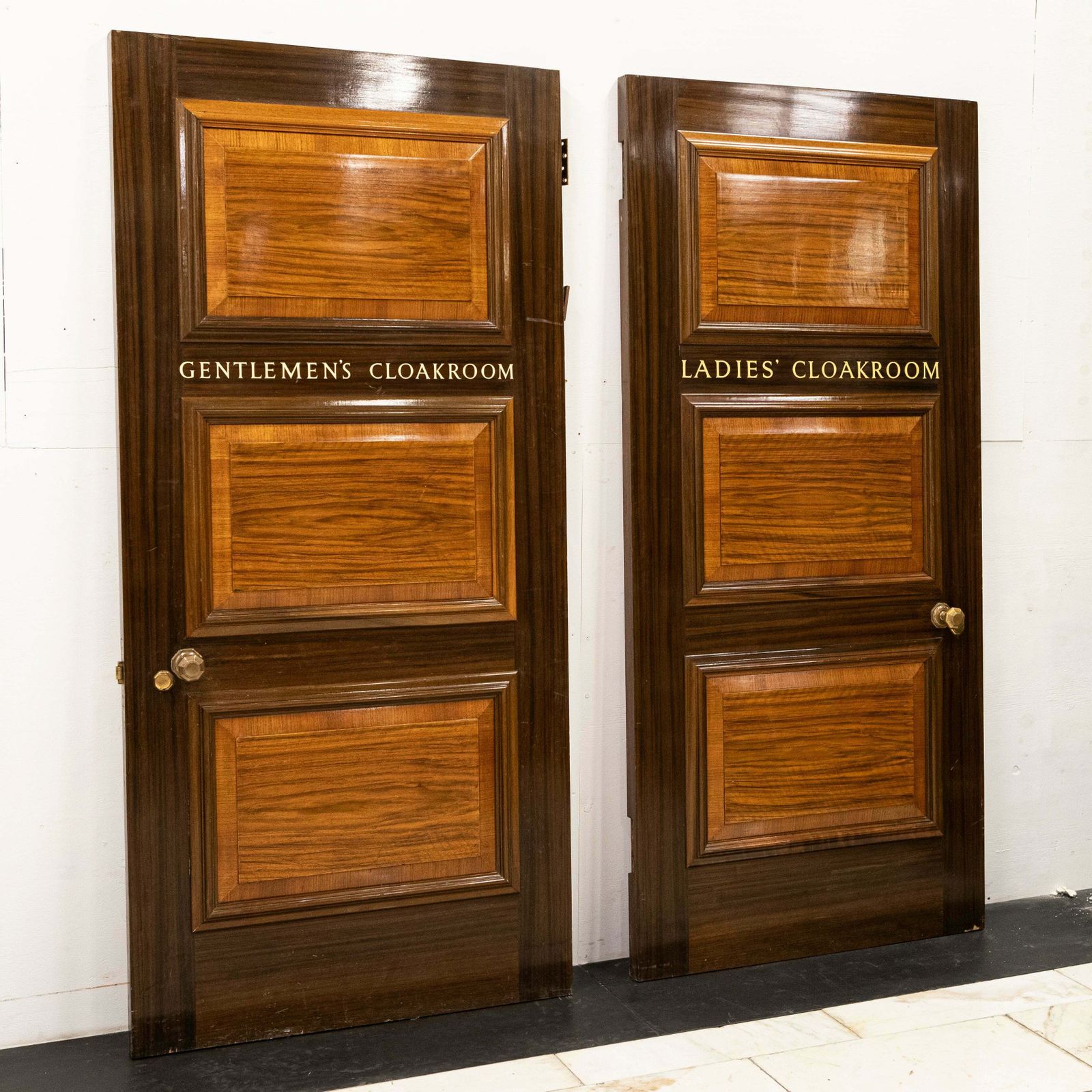 photo vinterior Walnut Cloakroom Doors Reclaimed From Clothworkers' Hall