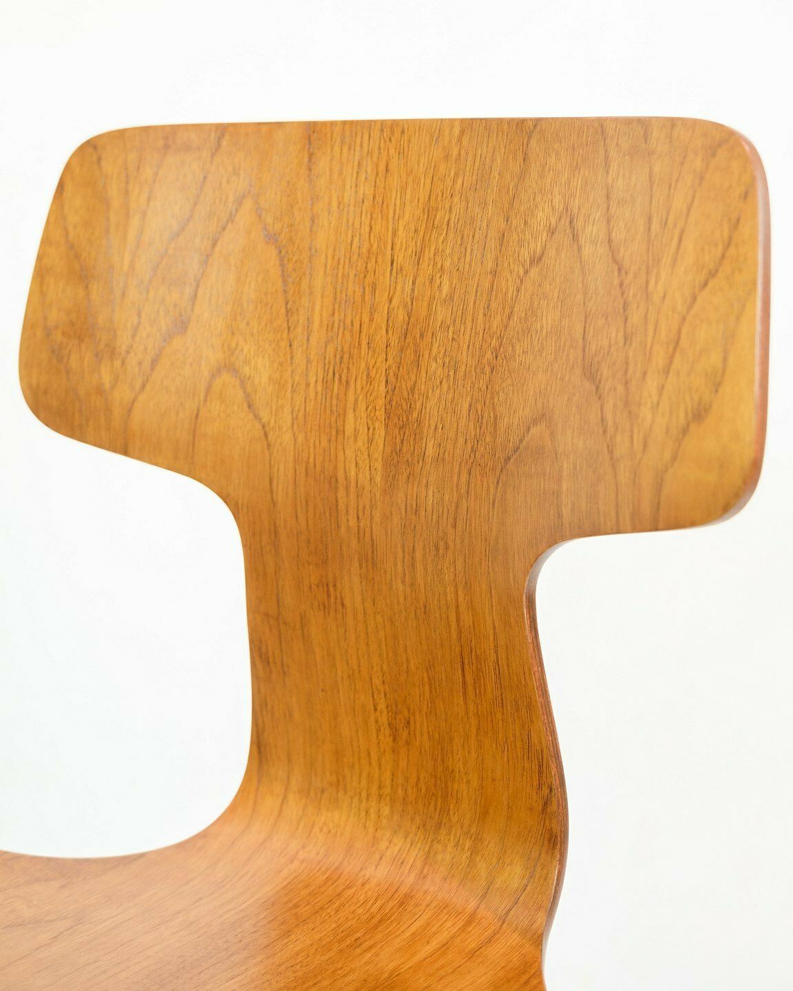 Set Of Four Dining Chairs In Teak By Arne Jacobsen For Fritz Hansen From 1960s photo vinterior
