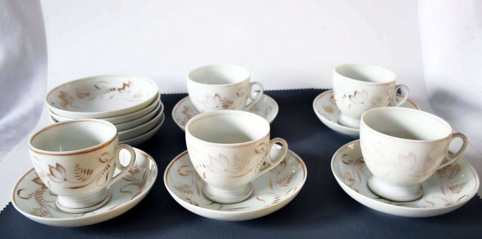 Service à thé et café d'époque en porcelaine Vieux Paris, Empire-Régence, peint à la main, décor doré, néoclassique, XIXe siècle, 17 pièces photo Décoration