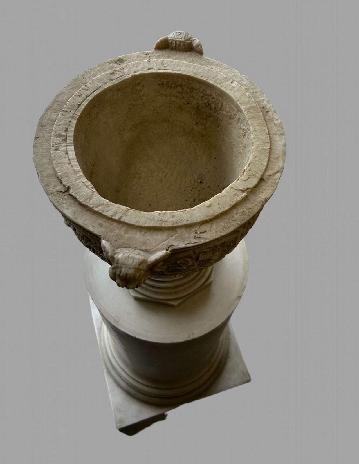 A Pair Of Decorative Pedestals With Lidded Urns photo Home Decor
