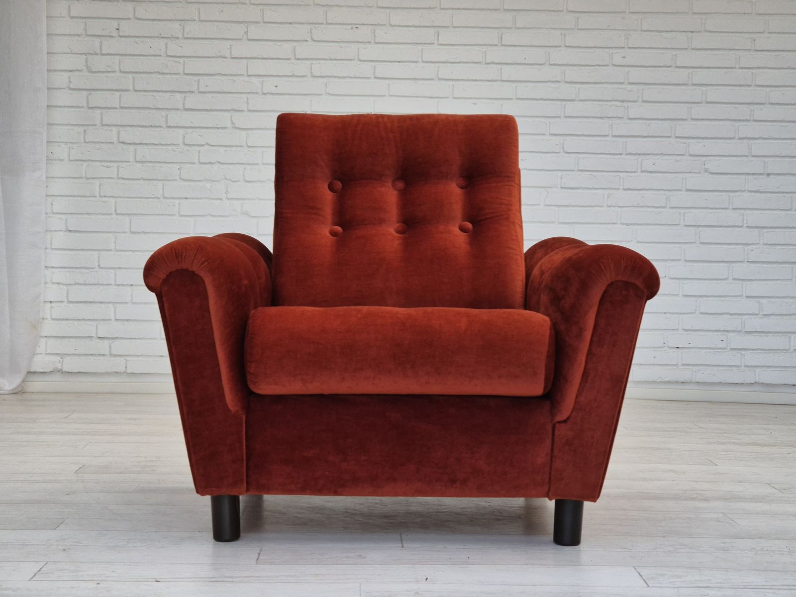 Jaren 1980, Deense Set Van 2 Relaxfauteuils In Zeer Goede Staat, Bruin/Rood Meubelvelours. photo vintage