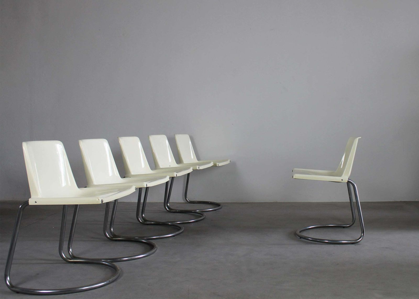 Giotto Stoppino Set Of Six White Alessia Chairs By Driade 1970s Italy photo for sale