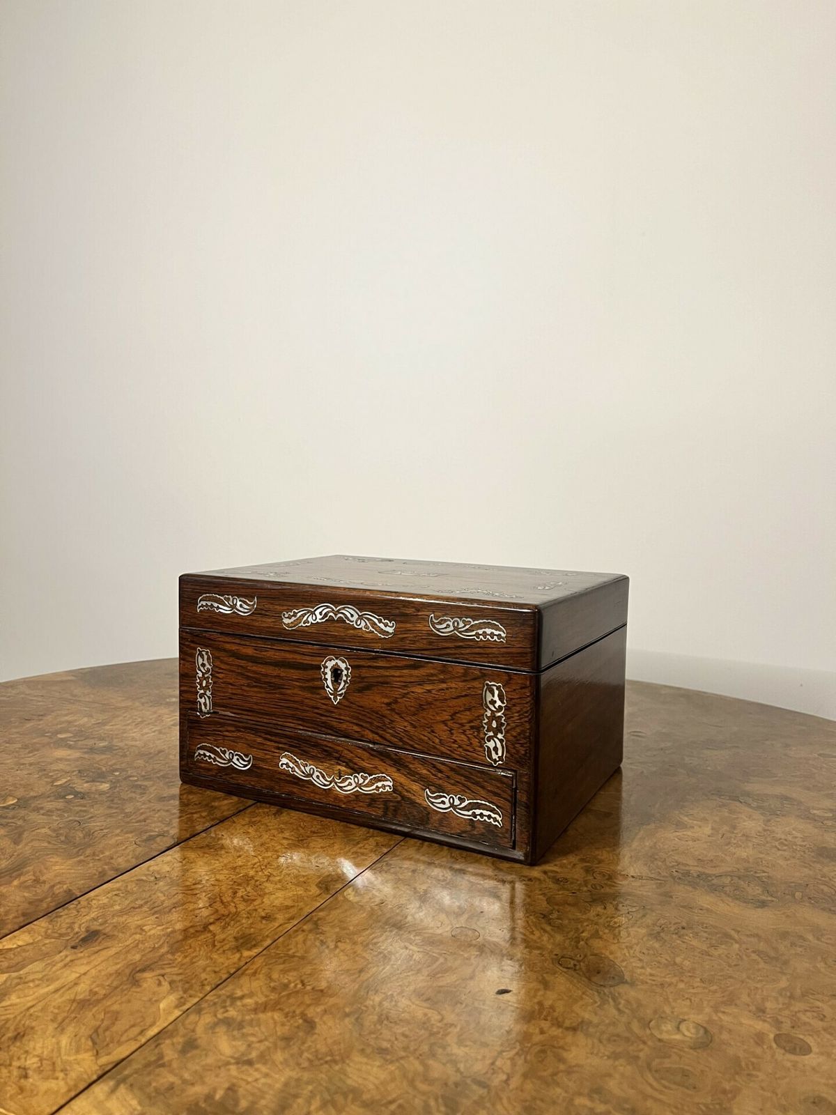 Fantastic Quality Antique Rosewood And Mother Of Pearl Inlaid Work Box photo 565.0