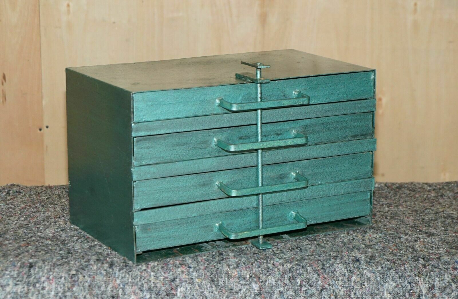 Antique Circa 1920's Teal Coloured Lockable Machinist Work Tool Box With Lock