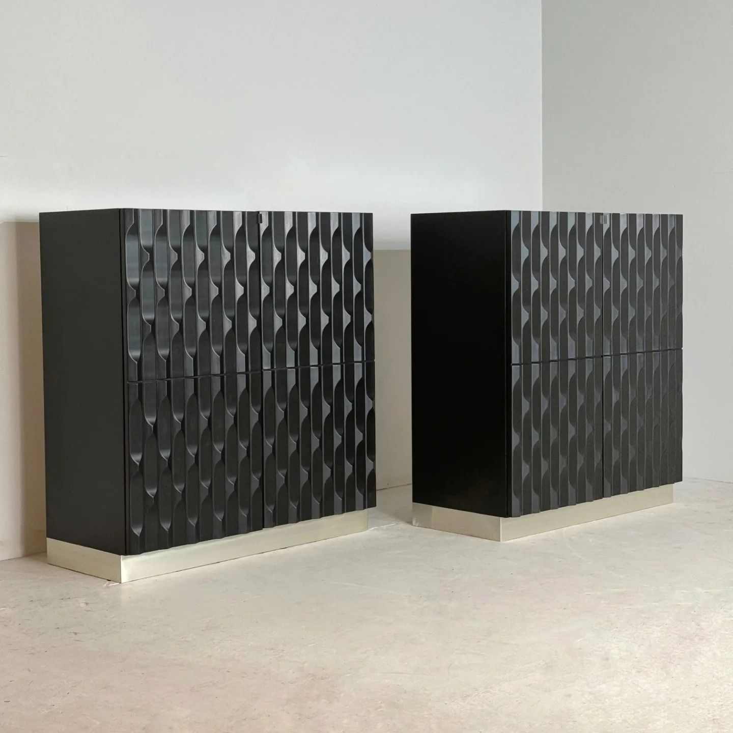Paar Zwarte Brutalist Kasten Met Grafische Deurpanelen, Jaren 1970