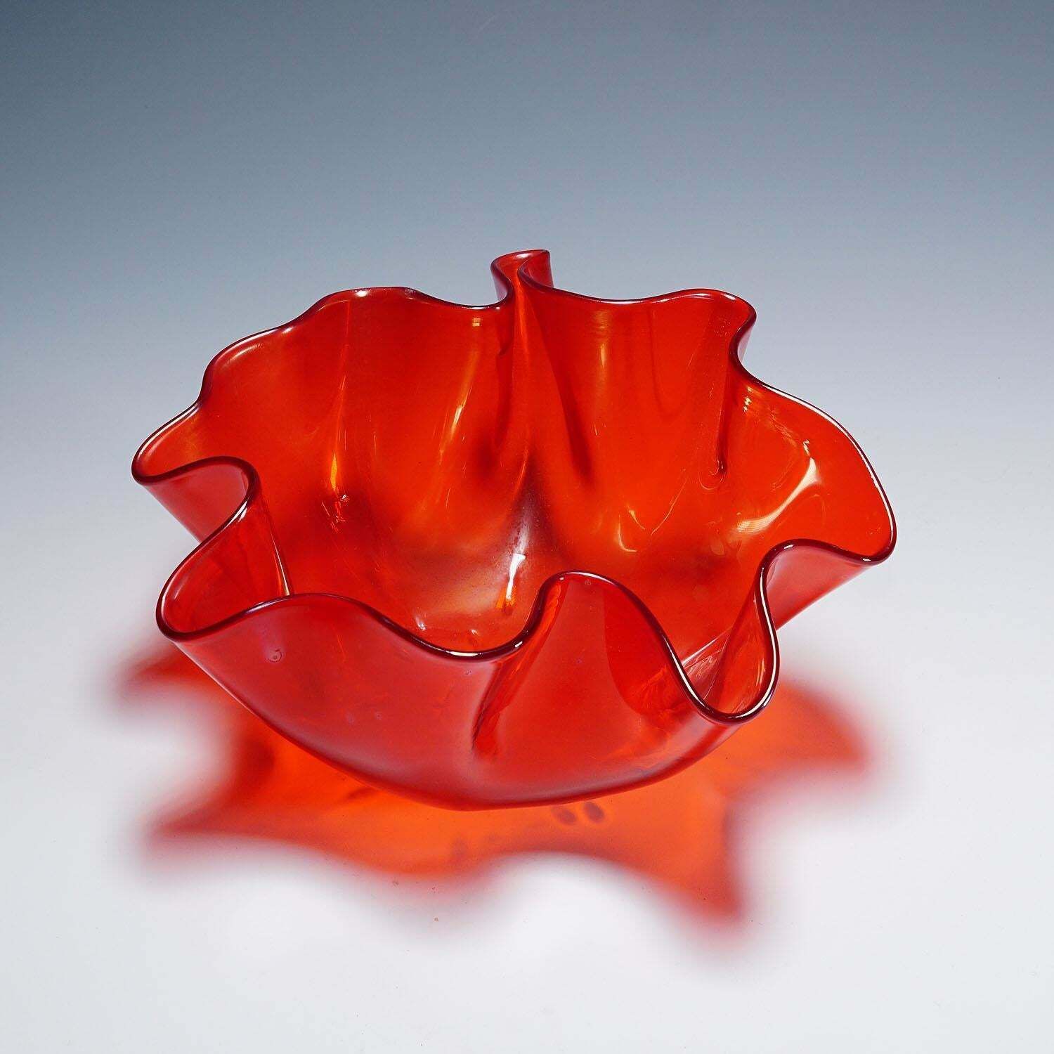 Venini Vase 'Fazzoletto' In Red, Venice Murano 1950s photo vinterior