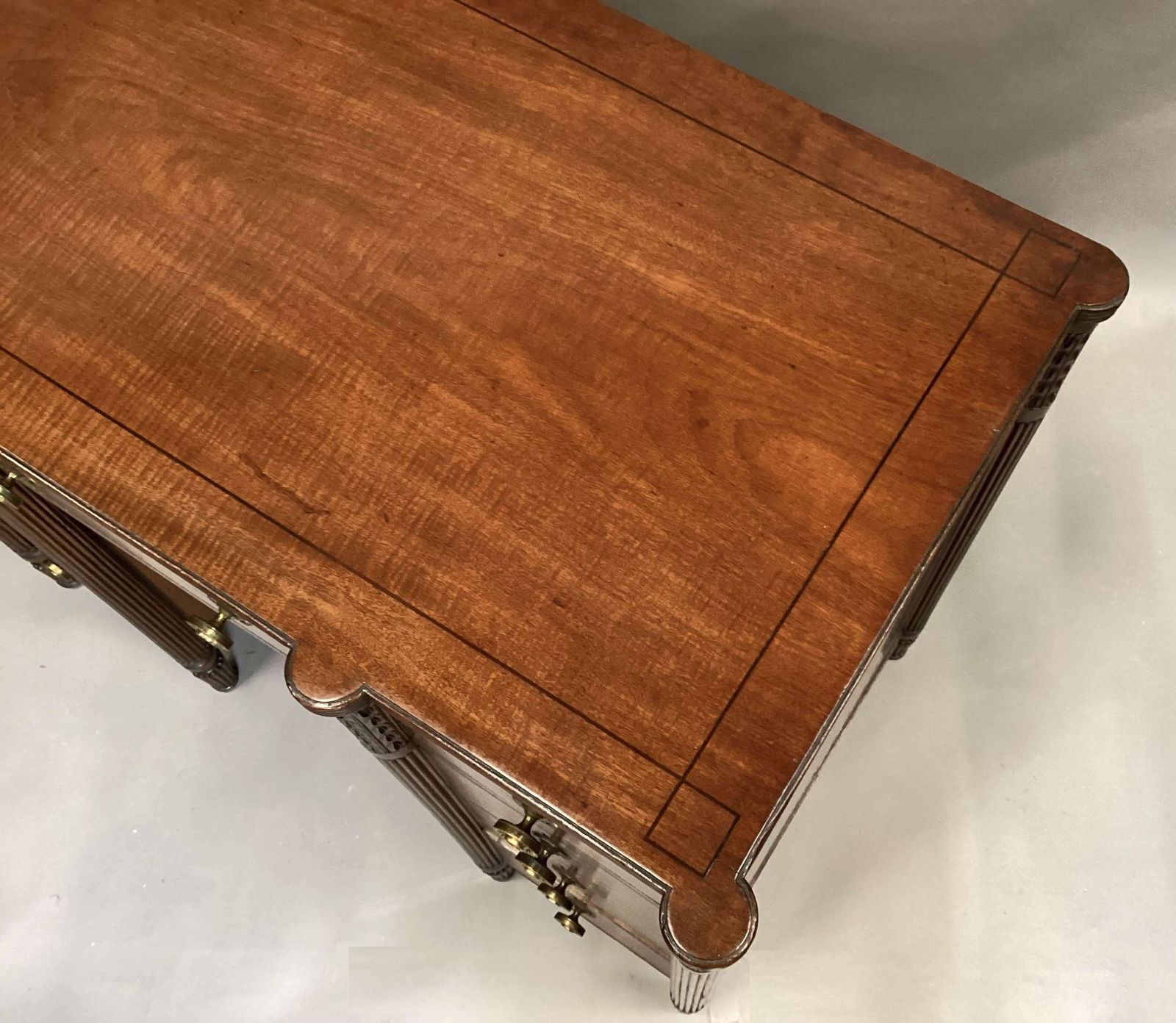 Furniture A Handsome Regency Mahogany Dressing Table / Desk photo