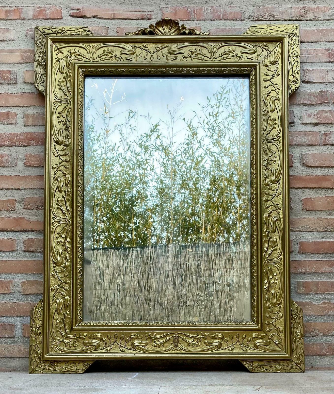 Miroir rectangulaire en bois sculpté à la main doré, 1960 photo for sale