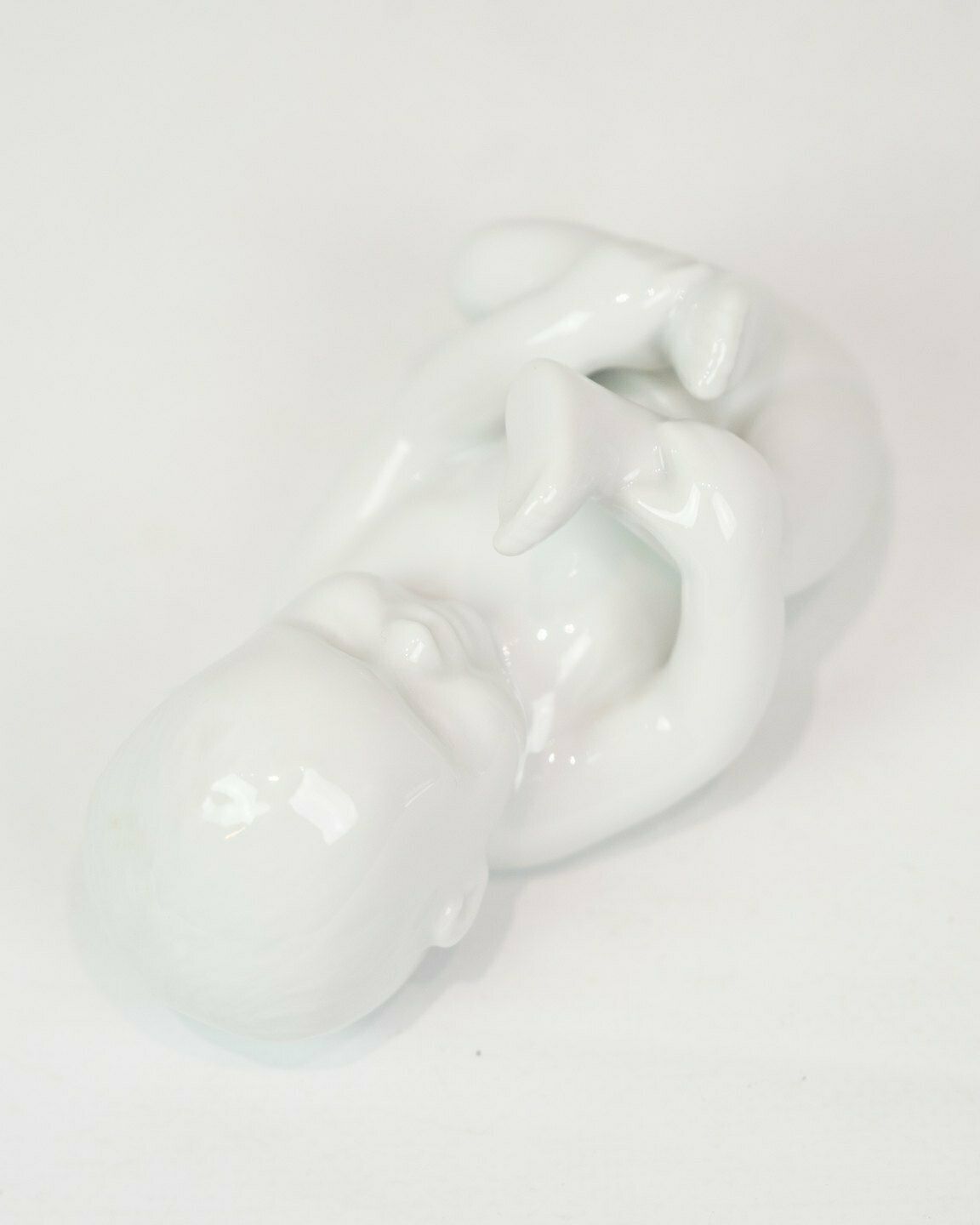 Porcelain Figure Babbling Baby In White Glaze By Allan Therkelsen photo 50.0