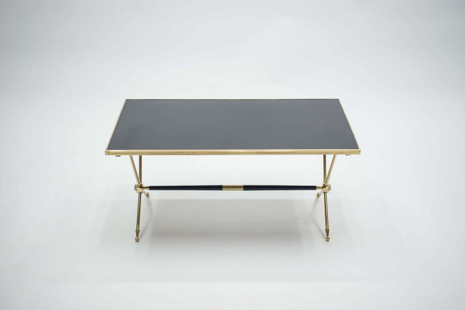 Table basse néoclassique française Raphael en laiton et opaline, années 1960 photo Mobilier