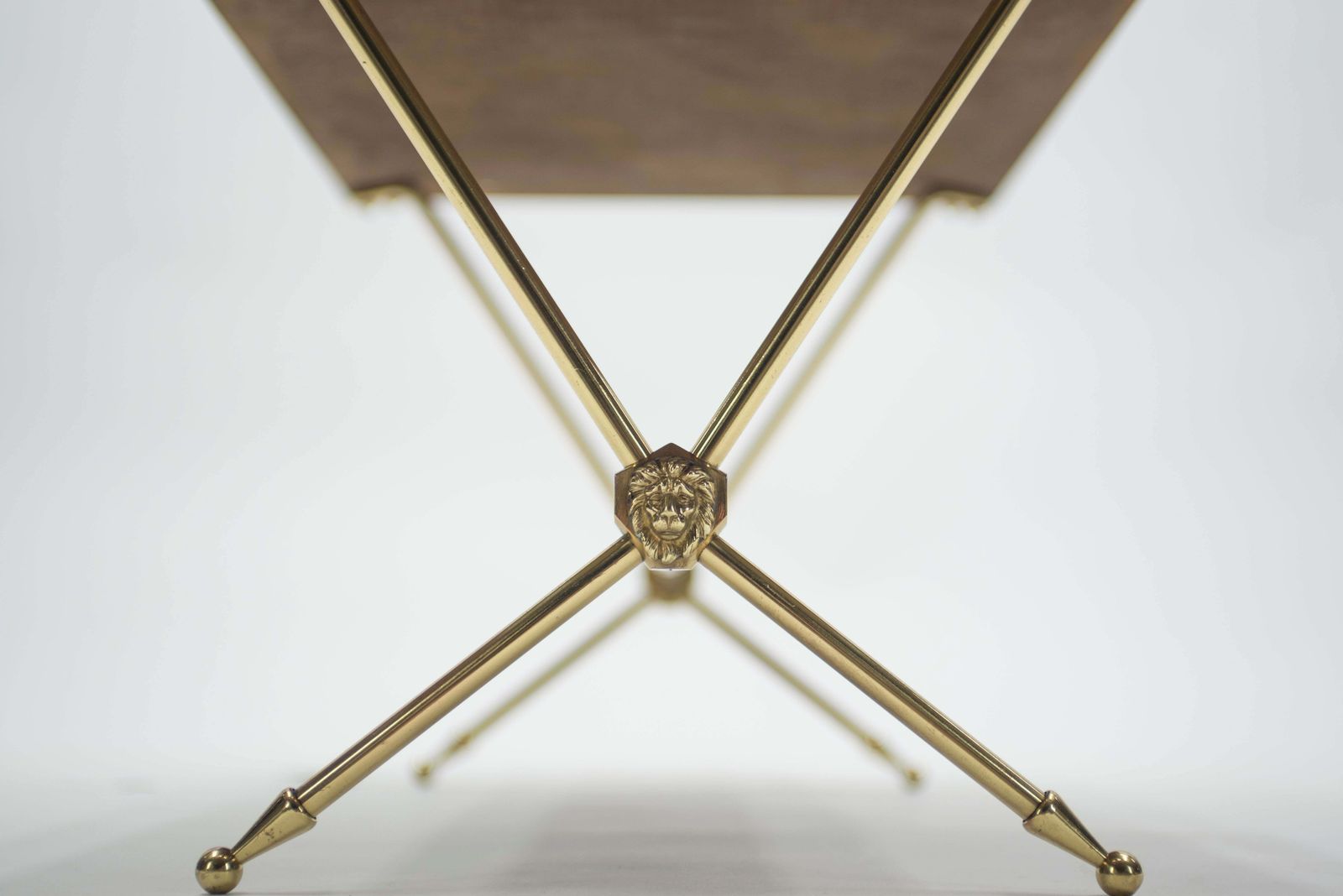 photo vinterior Table basse néoclassique française Raphael en laiton et opaline, années 1960