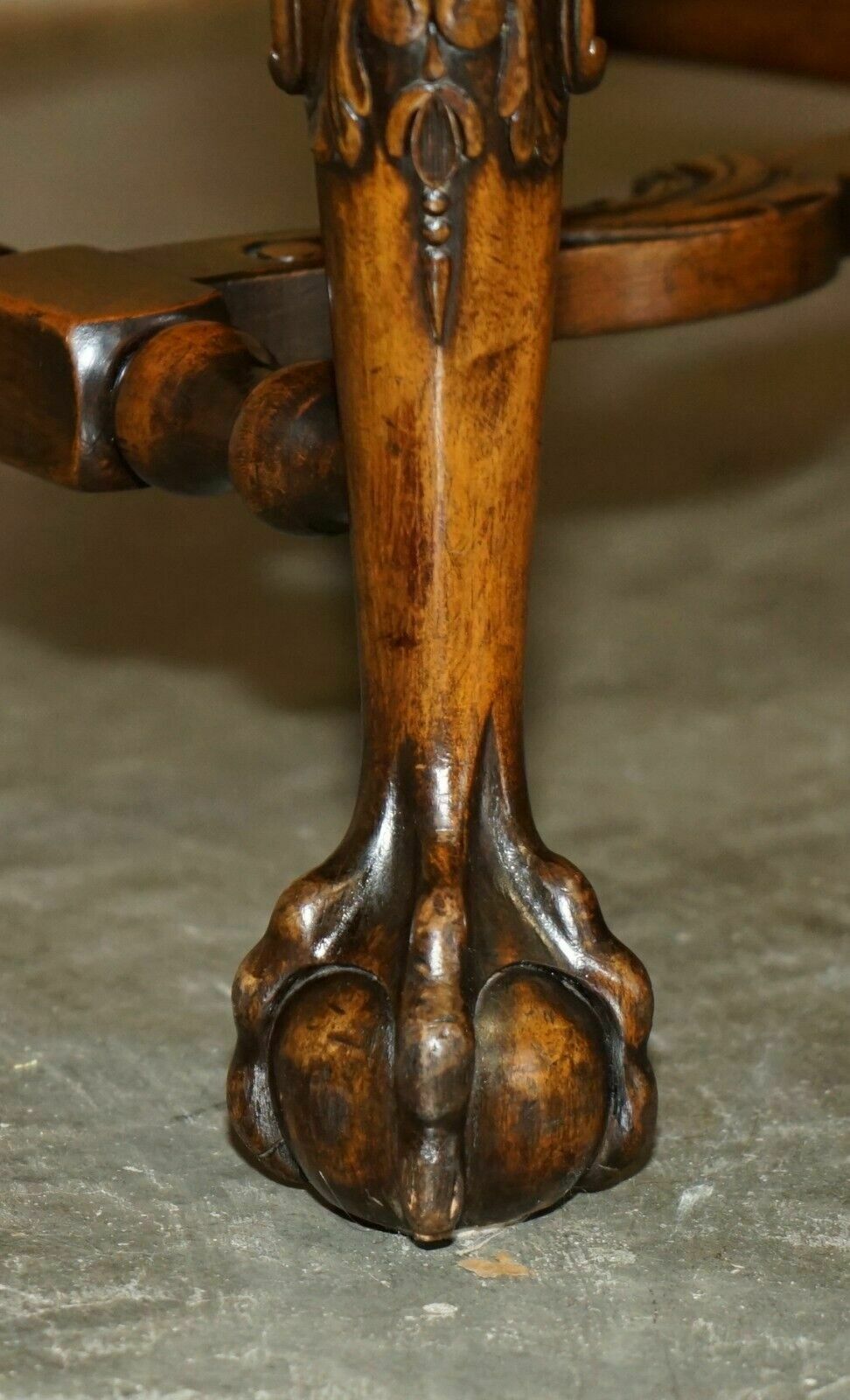 photo vinterior Antique Thomas Chippendale Claw & Ball Carved Bergere Brown Leather Armchair