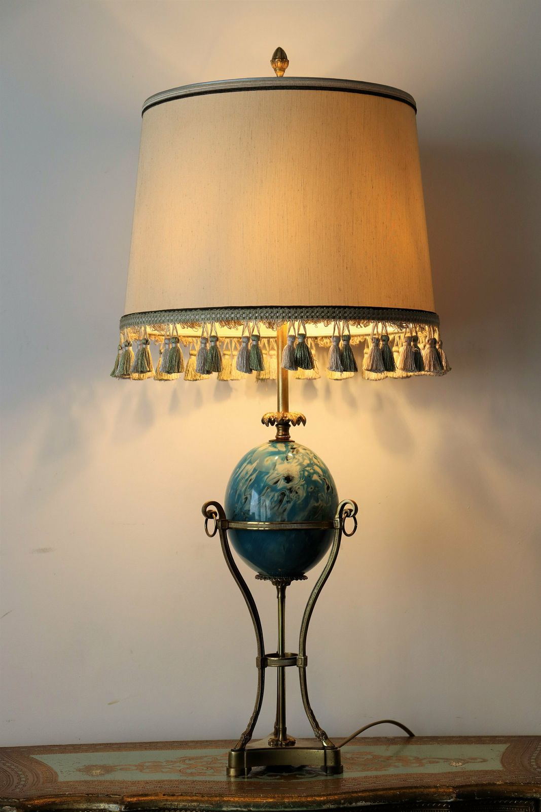 Hollywood Regency Neoclassical Blue Ostrich Egg Palm Table Or Desk Lamp Attributed To Maison Charles (St.88) photo for sale