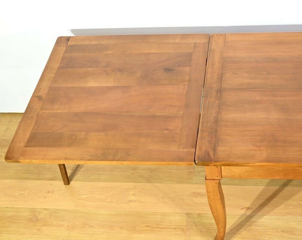 photo furniture Regional Cherry Wood Table, Louis XV Style – Mid 19th Century