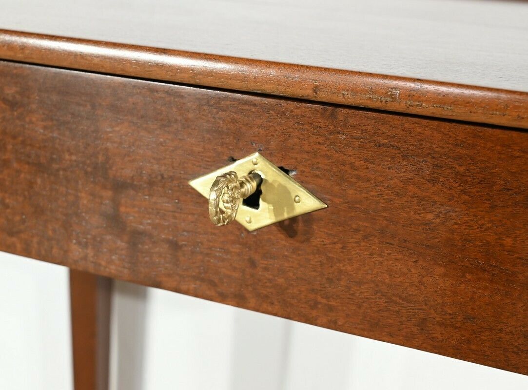 photo vintage Small Cuban Mahogany Table, Directoire Period – Early 19th Century