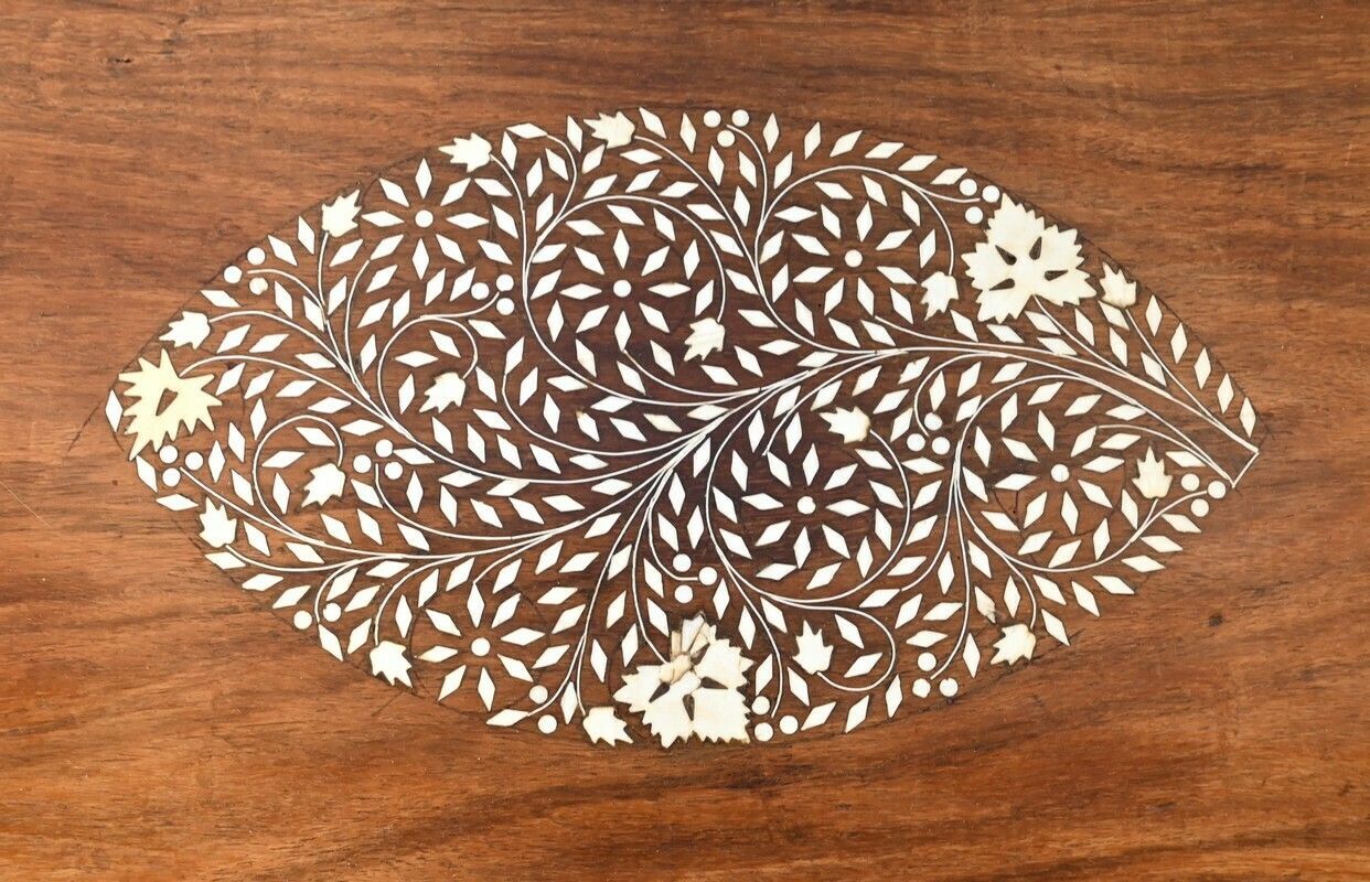 Oriental Folding Table In Exotic Wood – Early 20th Century photo 830.645161287