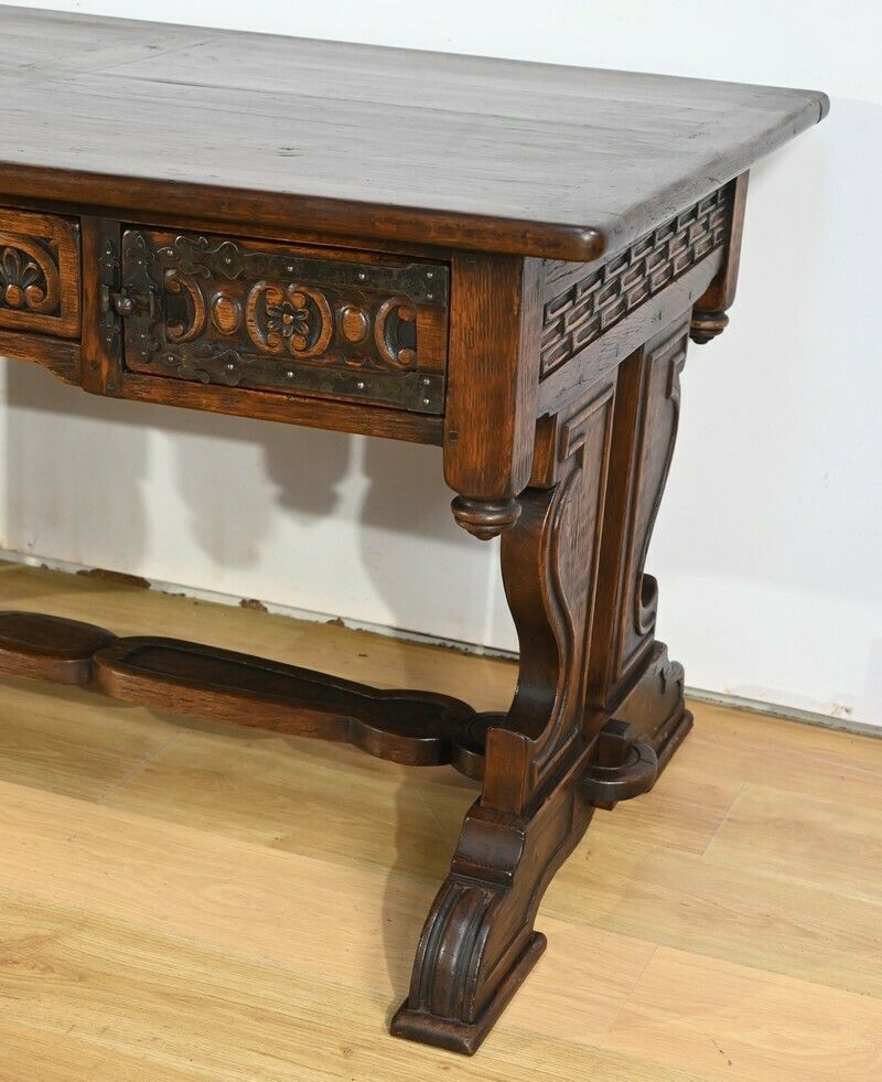 photo vinterior Oak Desk Table, Neo Gothic Style – Early 20th Century