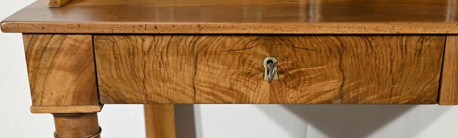 photo vinterior Rare Property Desk, In Walnut, Empire Period – Early 19th Century