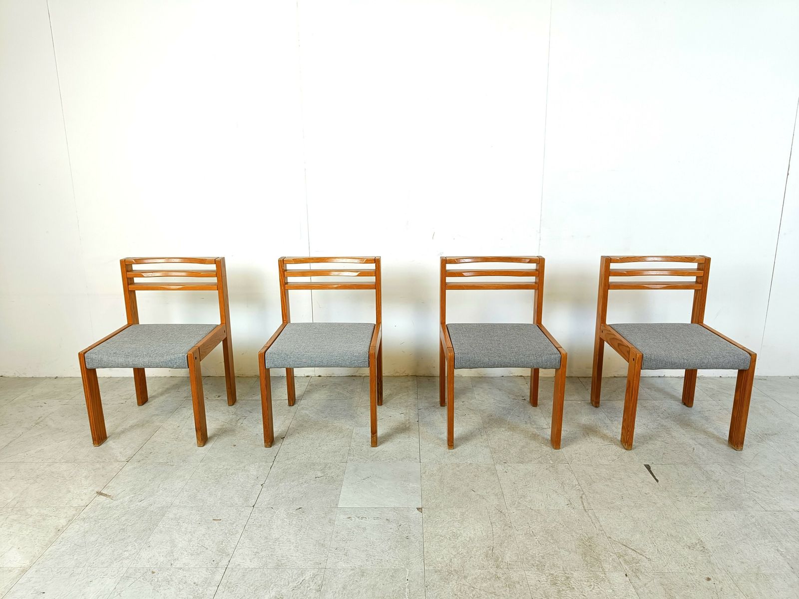 photo furniture Set Of 4 Pine Wood Sg 1200 Dining Chairs By Cees Braakman, 1970s