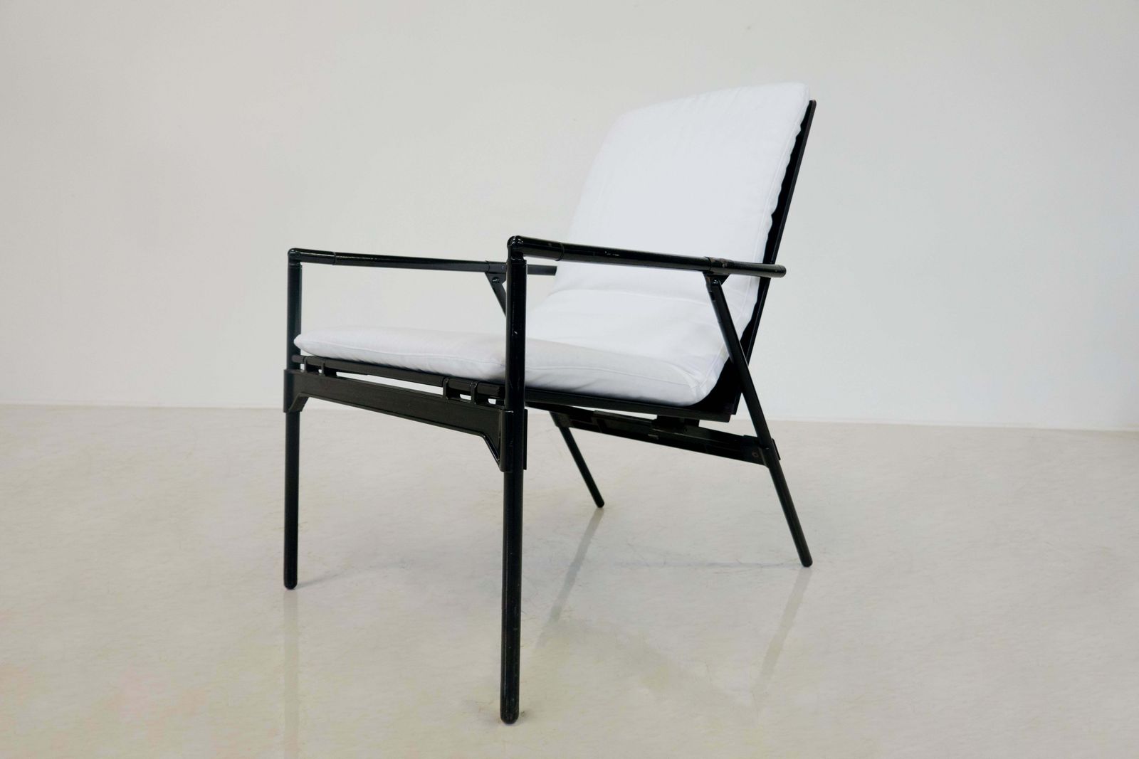 Mid Century Pair Of Foldable Armchairs Nena By Richard Sapper For B&B Italia photo 3761.0