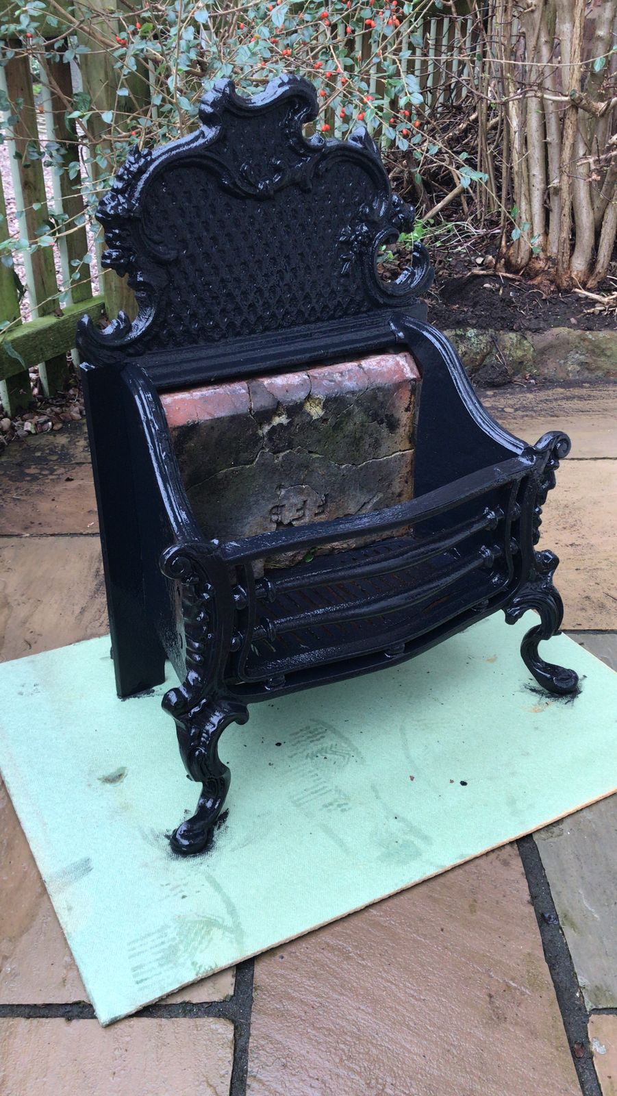 Antique Cast Iron Fire photo vinterior