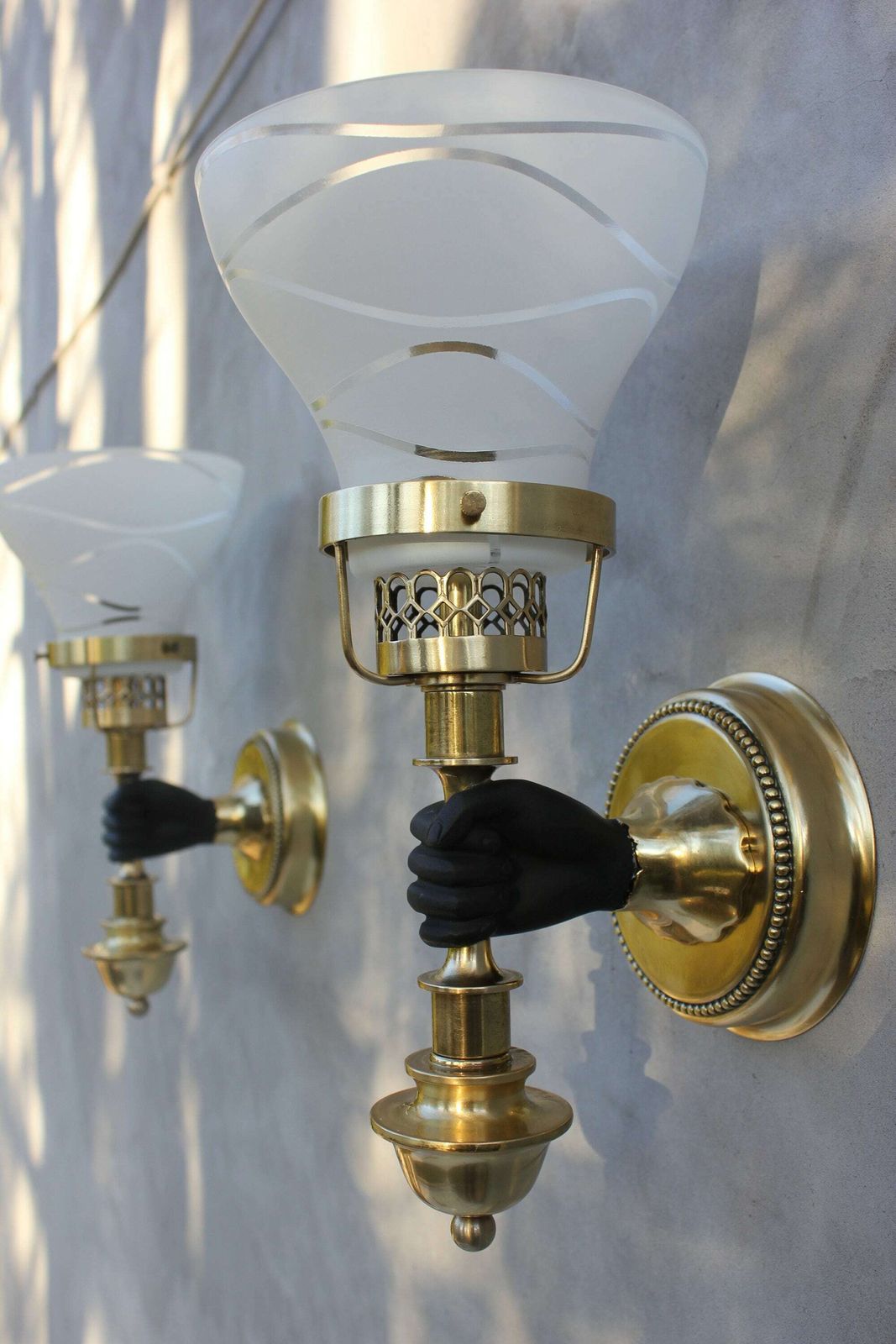 Maison Jansen Style Polished Brass Sconces, Rare Set Of Three Wall Lamps, Hollywood Regency Home Design photo vintage