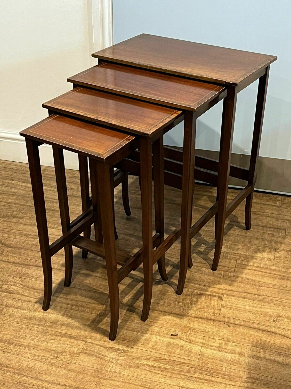 photo vinterior Victorian Mahogany Quartetto Nest Of Tables, Perfect Coffee / Lamp Tables