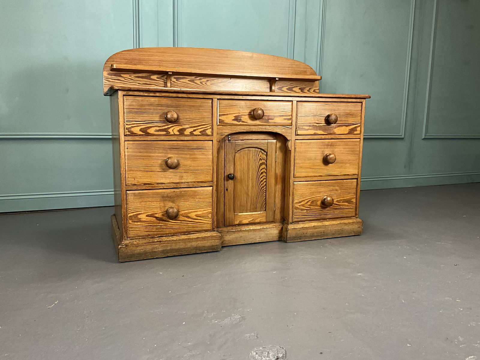 Pitch Pine Farmhouse Dresser, 1920s photo Furniture
