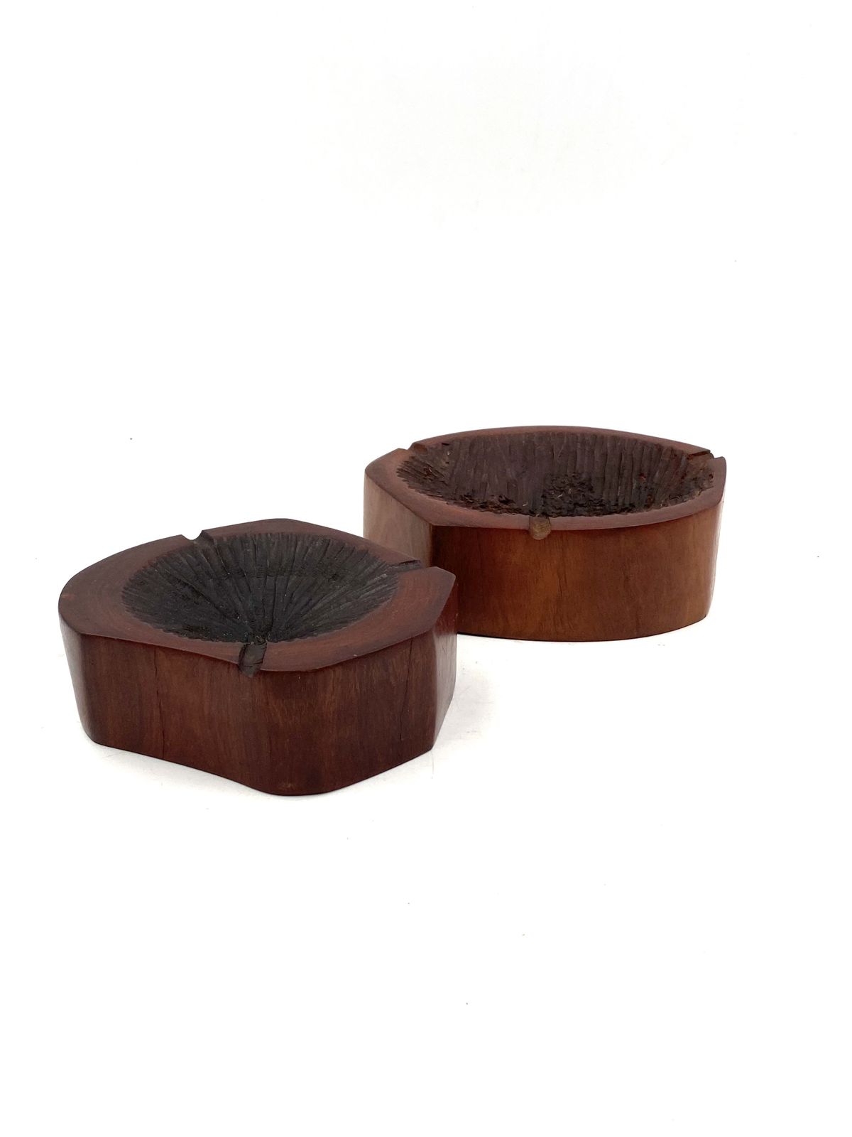 photo vinterior Organic Modern Set Of 2 Wood Ashtrays, France 1970s