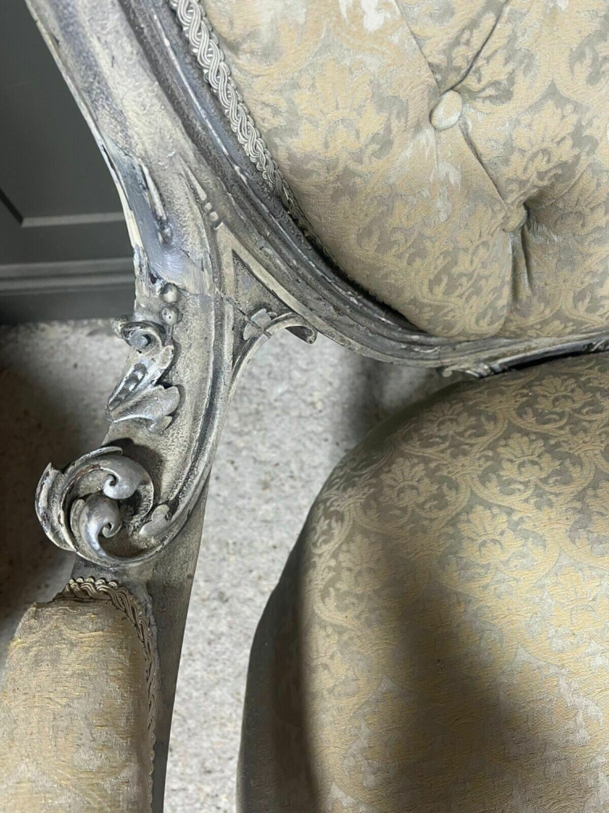 photo vinterior Antique Armchair French Carved Wood With Silver Frame