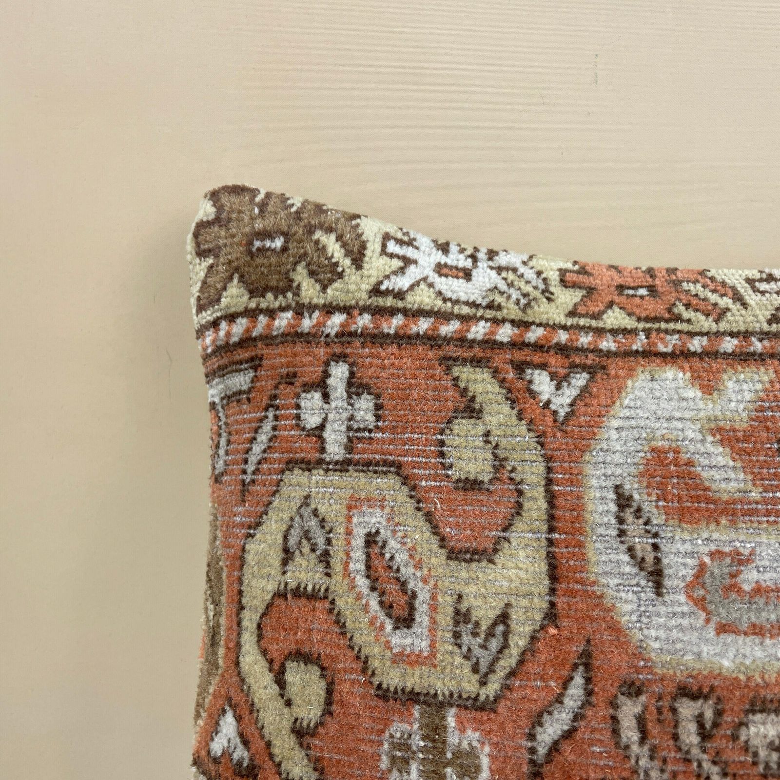 Antique Kilim Cushion Turkish Rug Carpet Pillow Feather Filled Handwoven Geometric Beige Redtraditional Scatter Square Vintage photo furniture