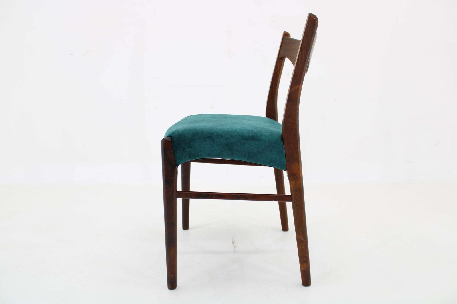 photo for sale 1960s Wahl Iversen Set Of Four Dining Chairs For Glyngøre Stolefabrik Denmark